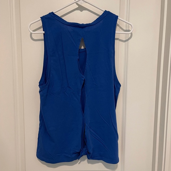 Victoria Secret Sport Workout Top - Picture 3 of 3